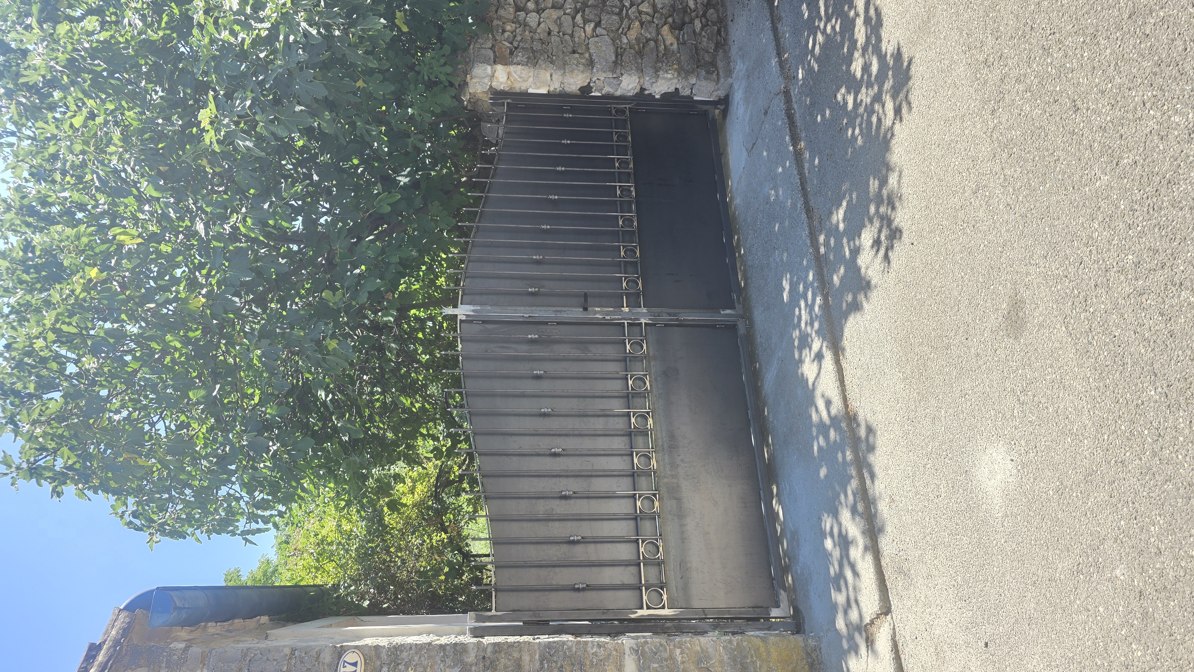 Portails & portillons sur mesure à Montpellier - réalisation sur mesure 2 - Métallerie Serrurerie Navarro
